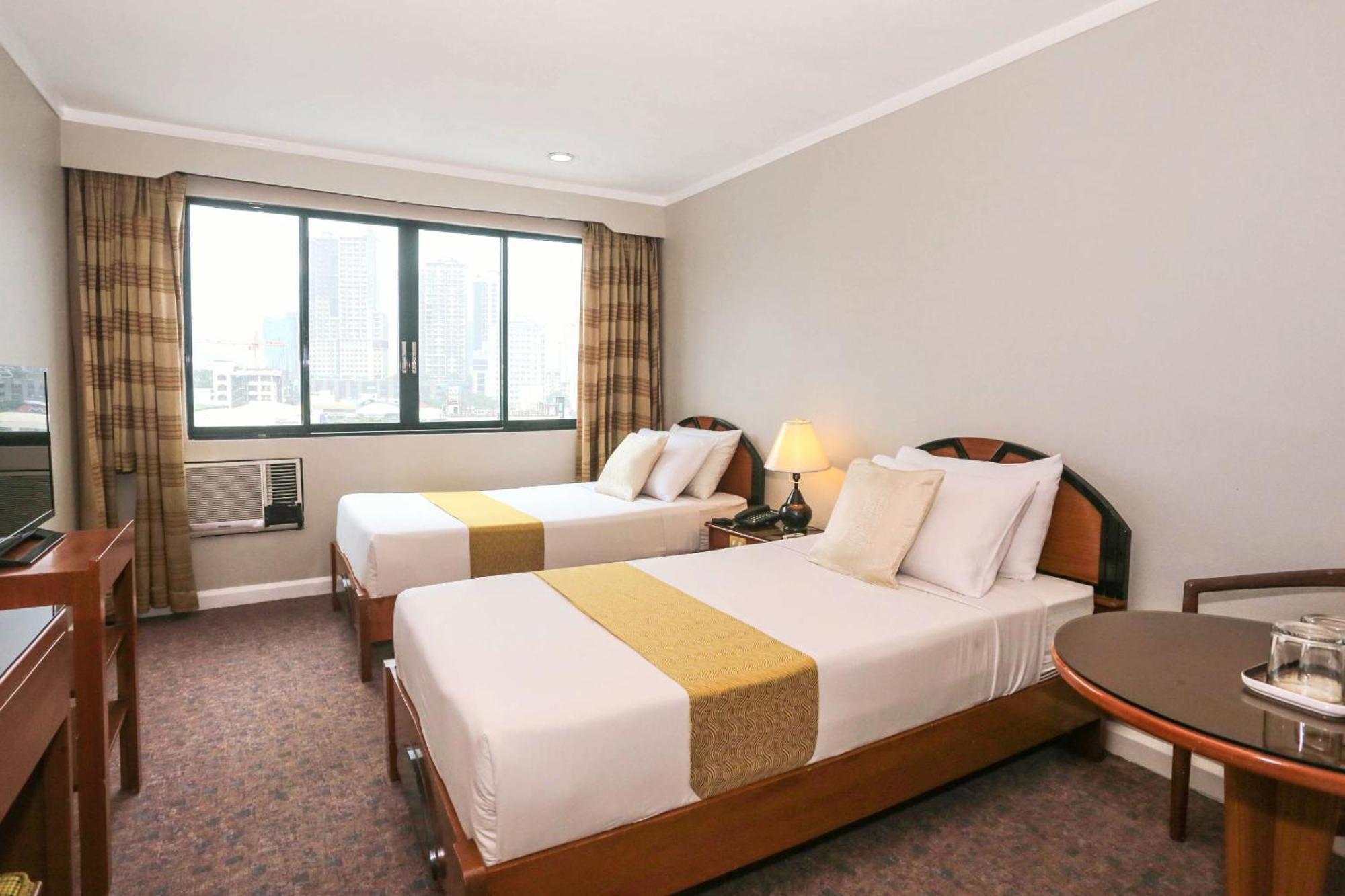 Holiday Plaza Hotel - セブ市 エクステリア 写真