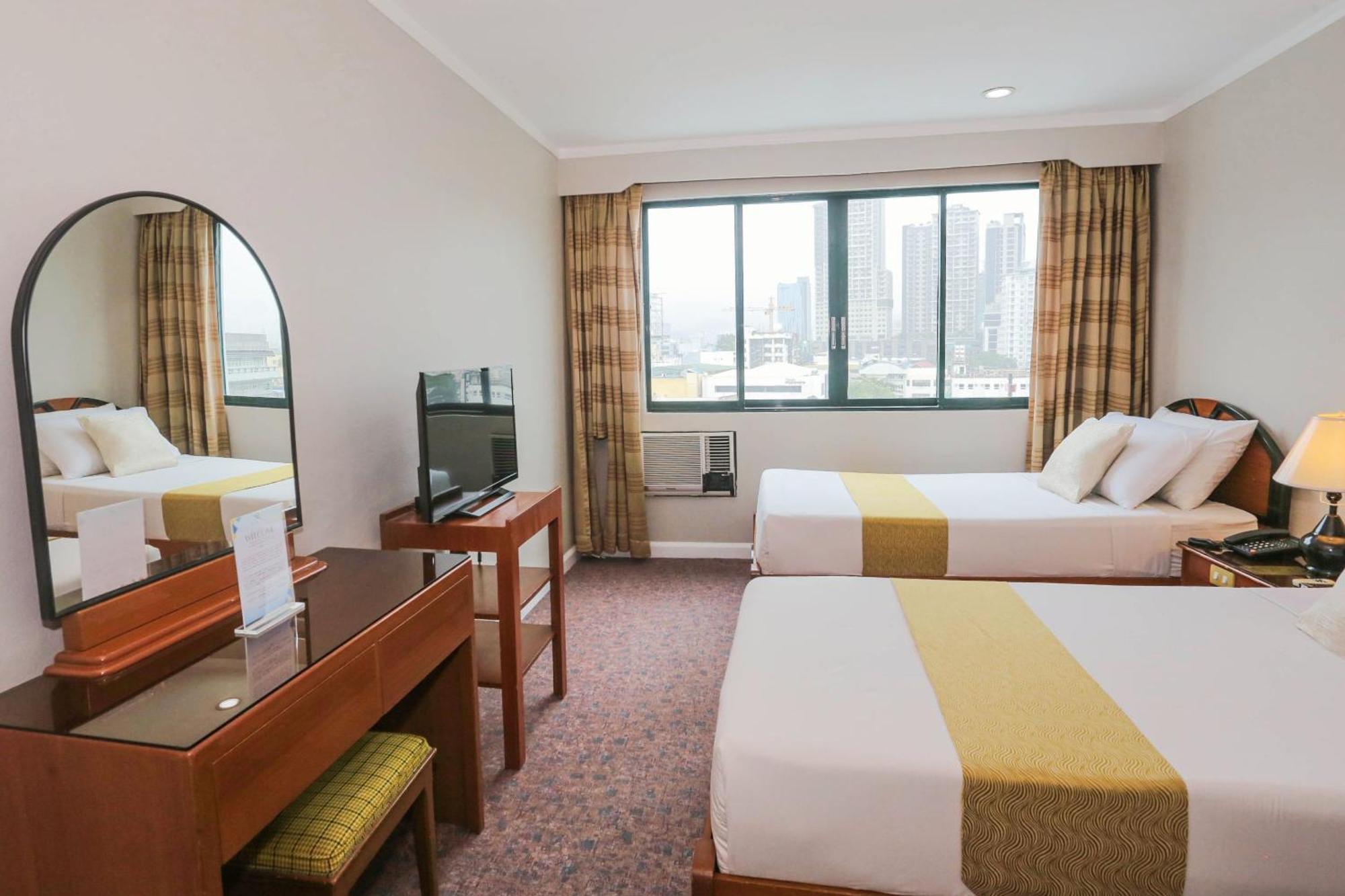 Holiday Plaza Hotel - セブ市 エクステリア 写真